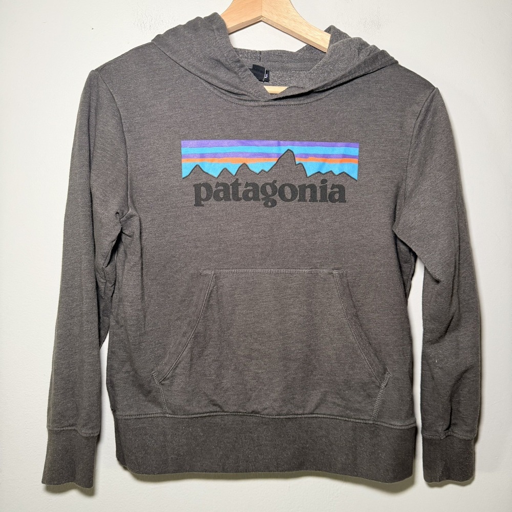 Patagonia Hoodie boys Medium Gray Logo Pullover Kangaroo Pocket Sweatshirt
